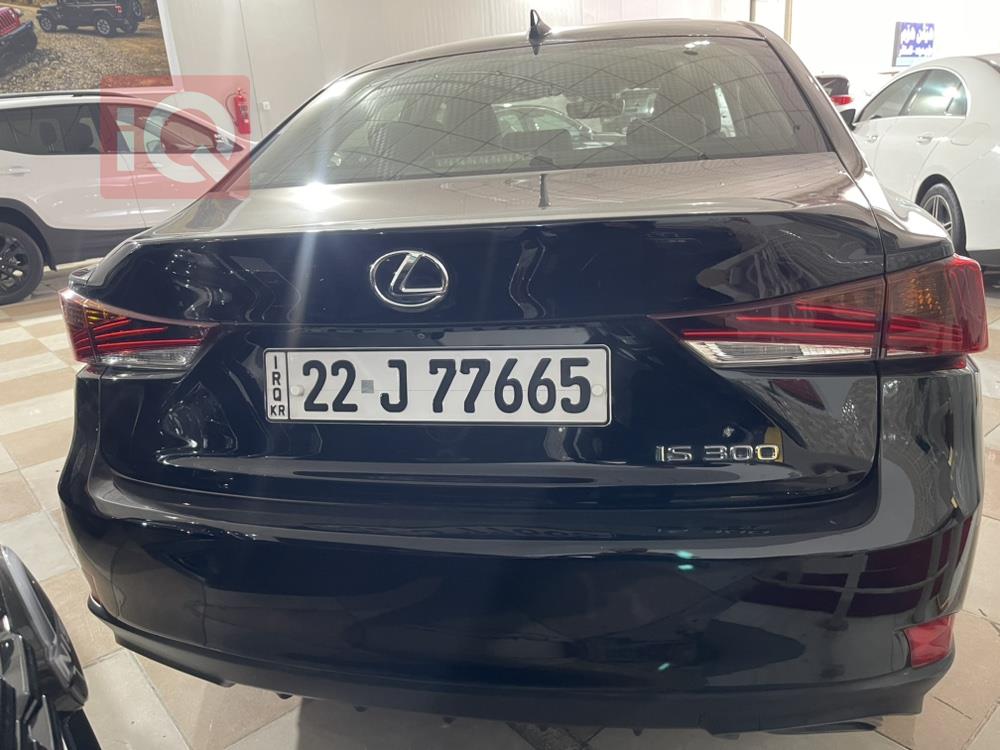 Lexus IS